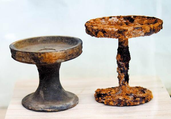 灯源于豆，瓦豆谓之登