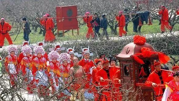 十里红妆:苗族银饰跟汉族姑娘出嫁一比就是小巫见大巫