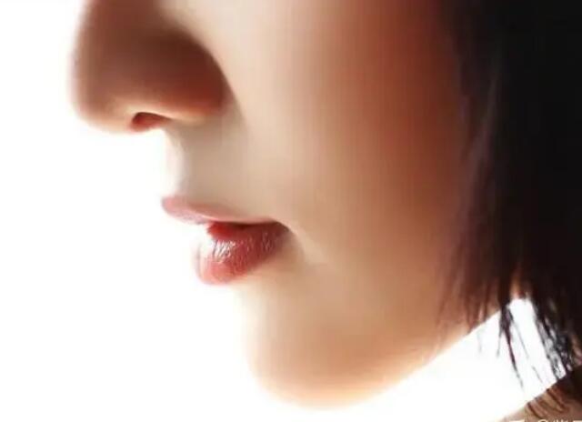 耳朵和准头气色同步